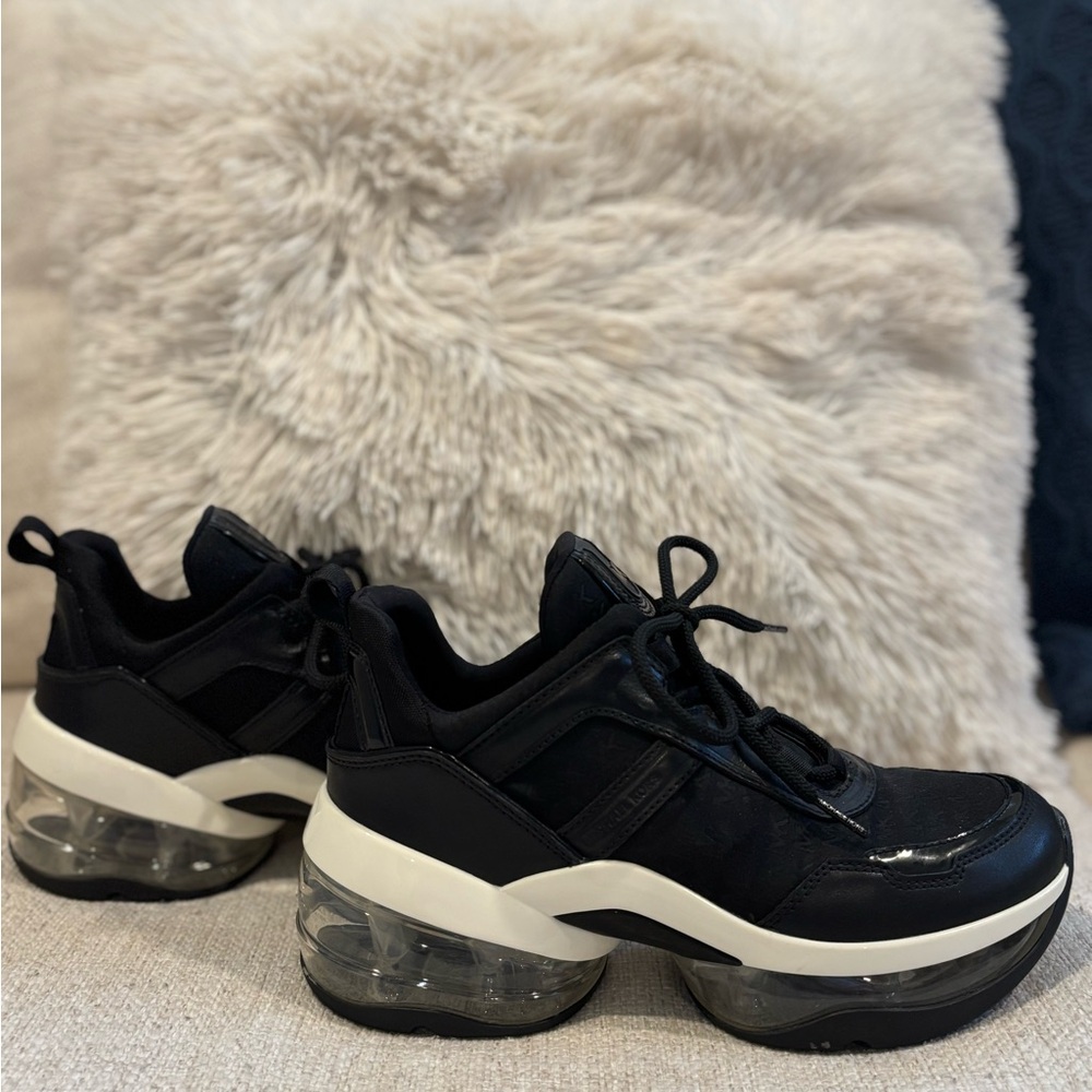 KORS Michael Kors Black Chunky Sneakers with Modern Silhouette